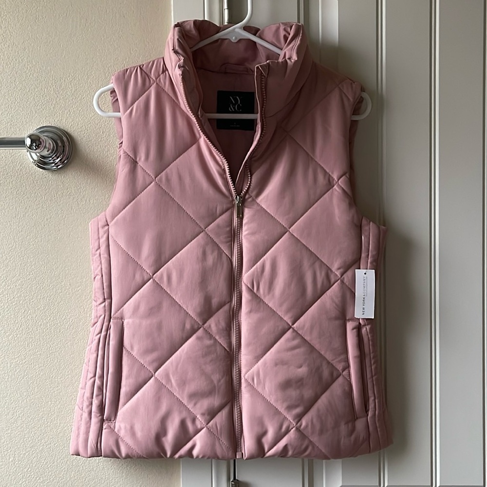 New with tags! Pink puffer vest
